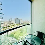 Elegant 2Br Escape In Sobha Waves Near Downtown