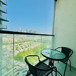 Elegant 2Br Escape In Sobha Waves Near Downtown