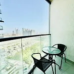 Elegant 2Br Escape In Sobha Waves Near Downtown