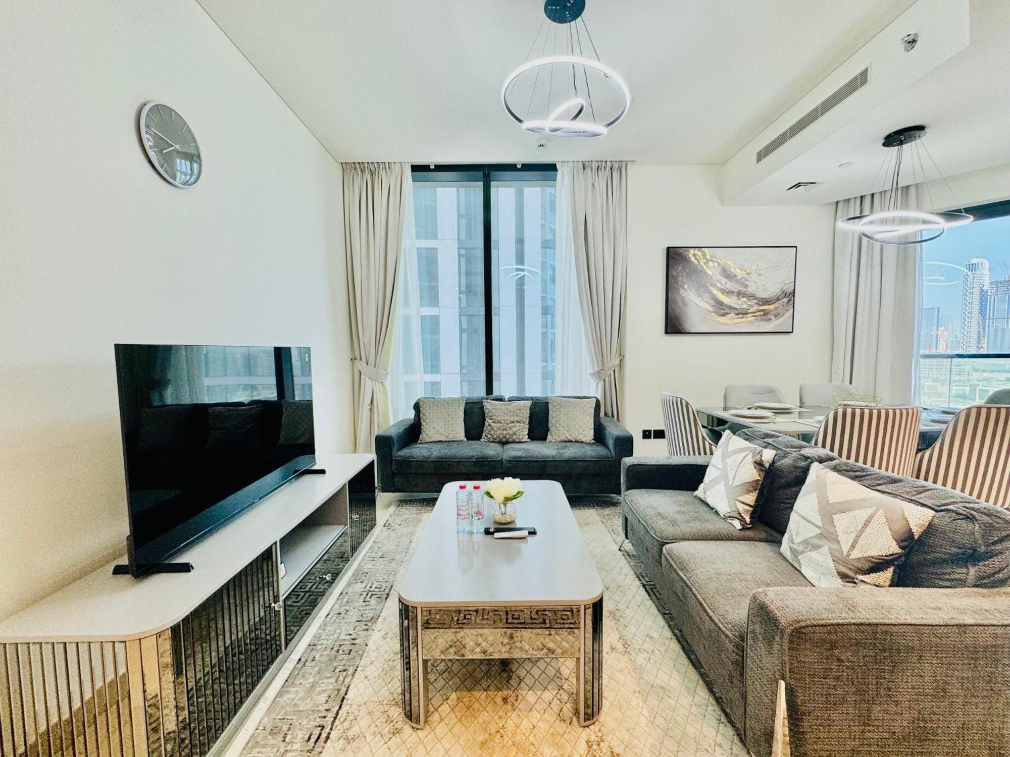 Elegant 2br Escape In Sobha Waves Near Downtown Dubai