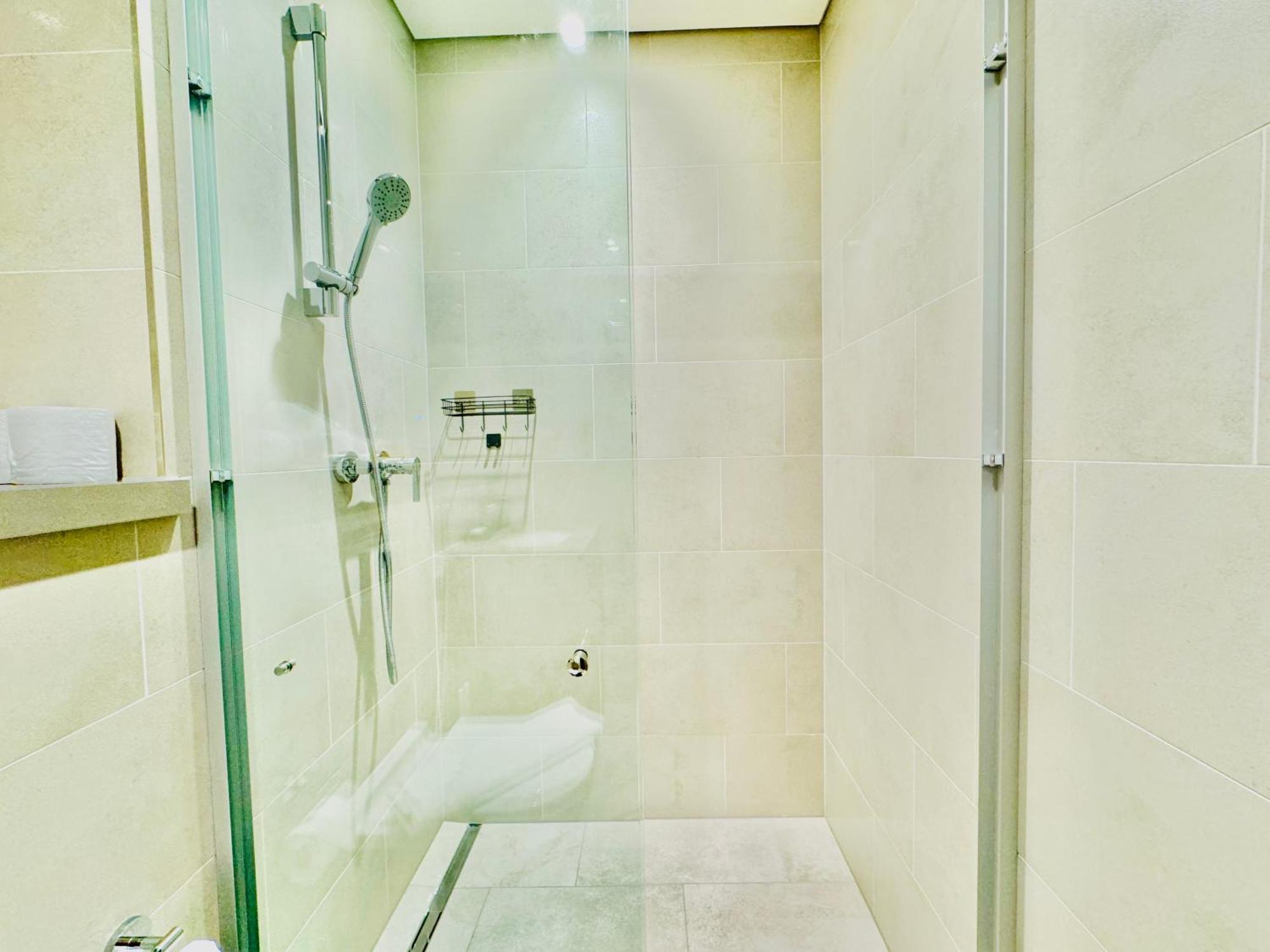 Elegant 2br Escape In Sobha Waves Near Downtown Dubai