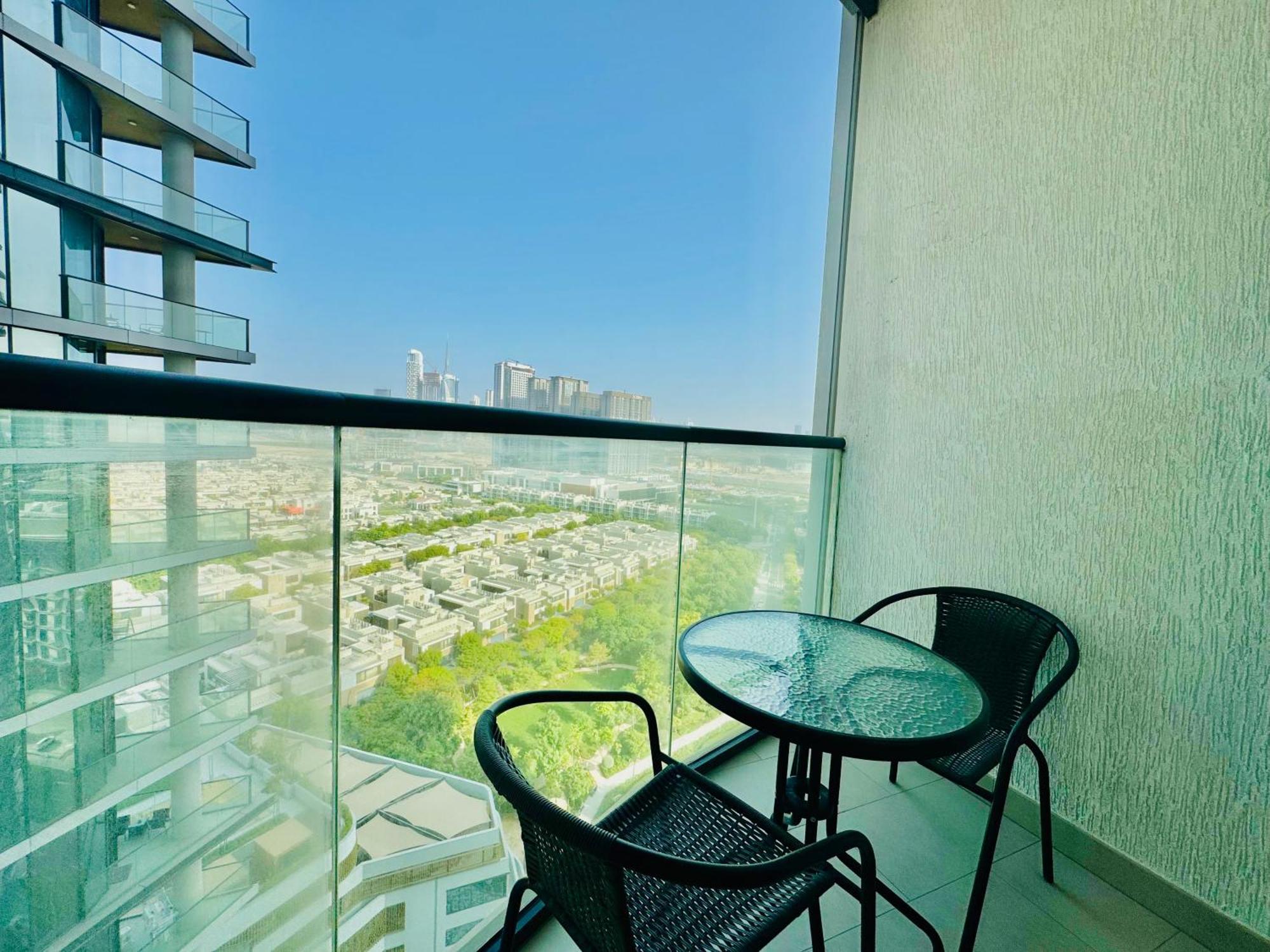 Apartment Elegant 2br Escape In Sobha Waves Near Downtown Dubai