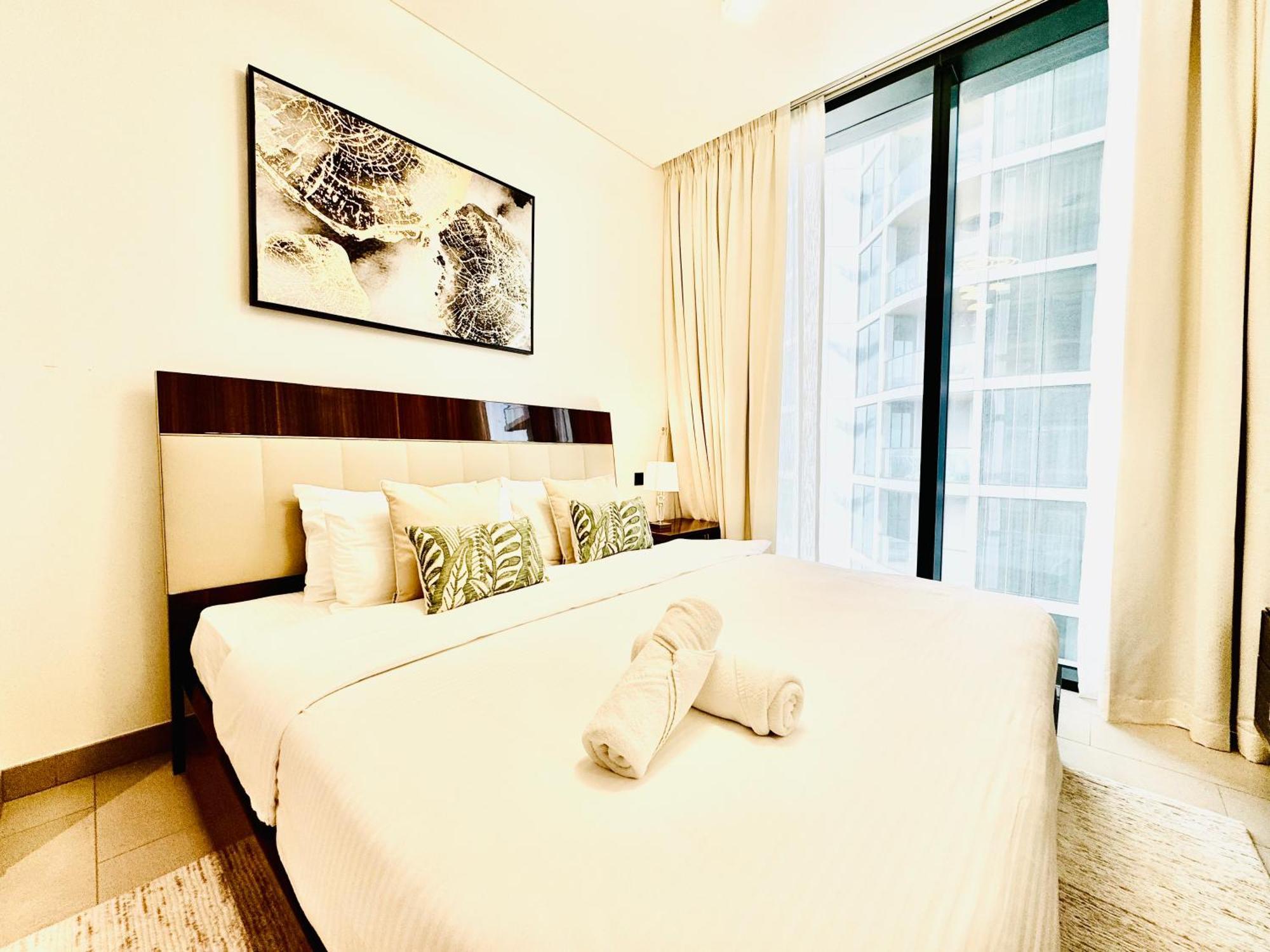 Elegant 2br Escape In Sobha Waves Near Downtown Apartment *