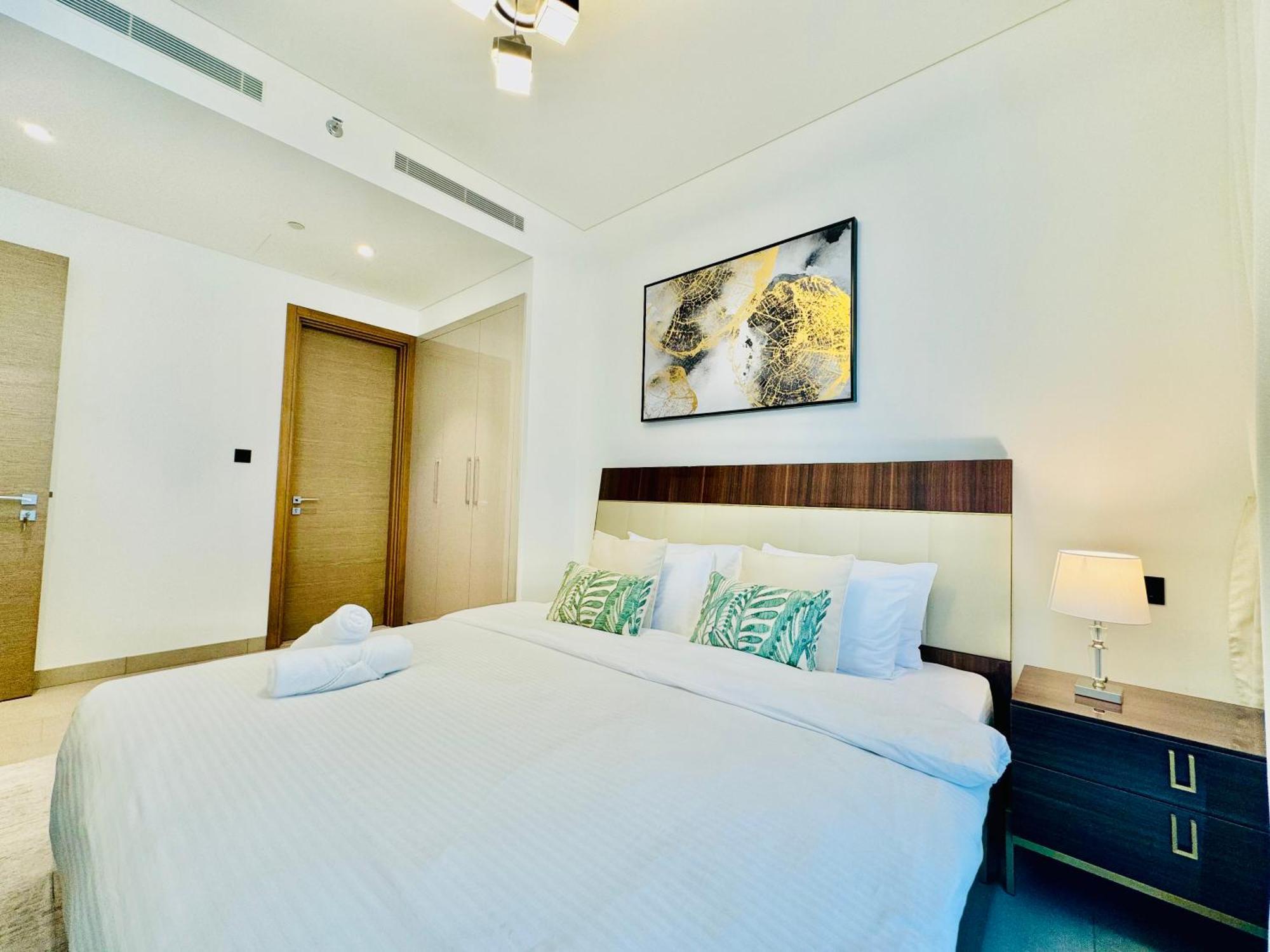 Elegant 2br Escape In Sobha Waves Near Downtown Apartment